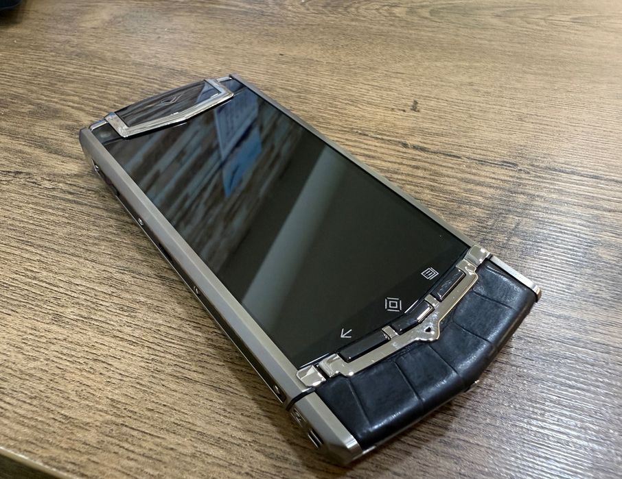 Vertu Ti Black Alligator Luxury Phone