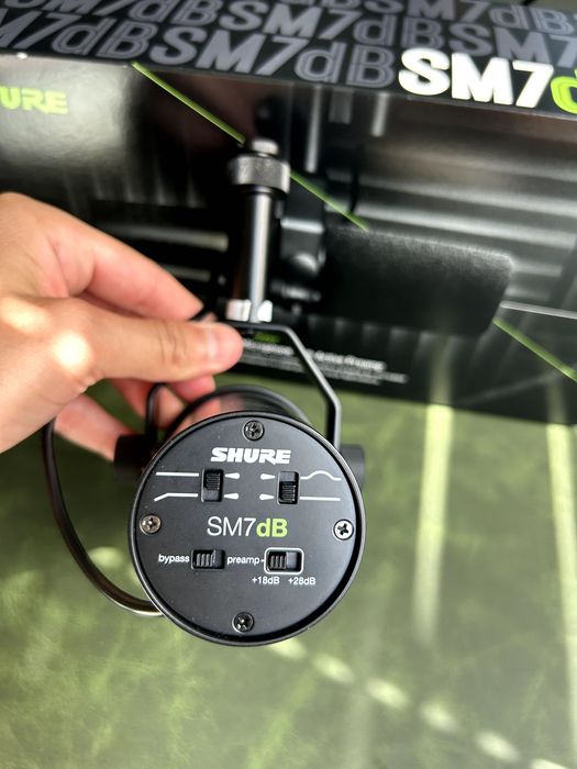 Студиен Микрофон Shure SM7B XLR