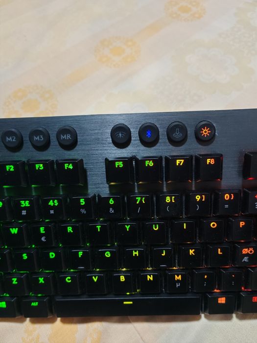 Tastatura mecanica gaming Logitech G915, Ultraslim, Lightspeed Wireles