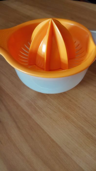 Соковыжималка новая