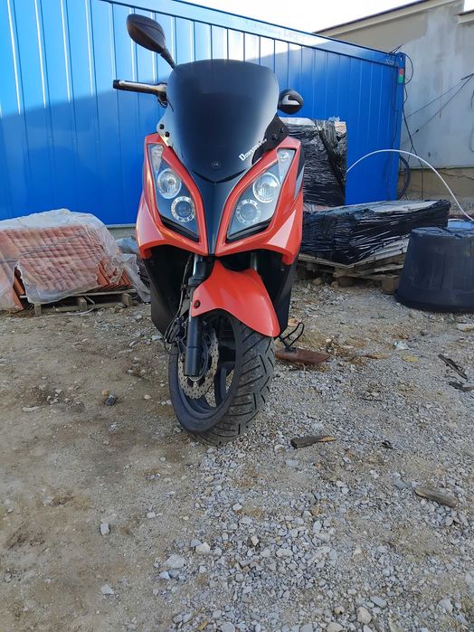 Скутер Kymco Downtown 300i ABS