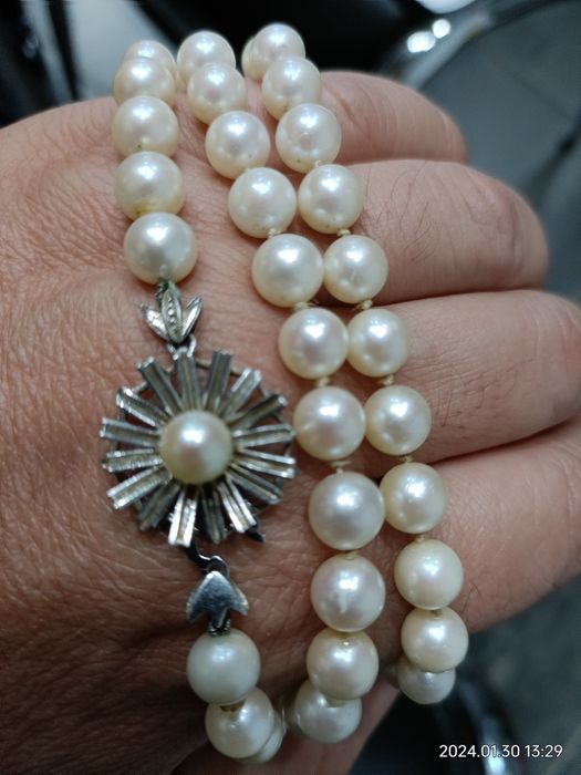 Vind colier din perle Akoya cu închizătoare din aur 14kt