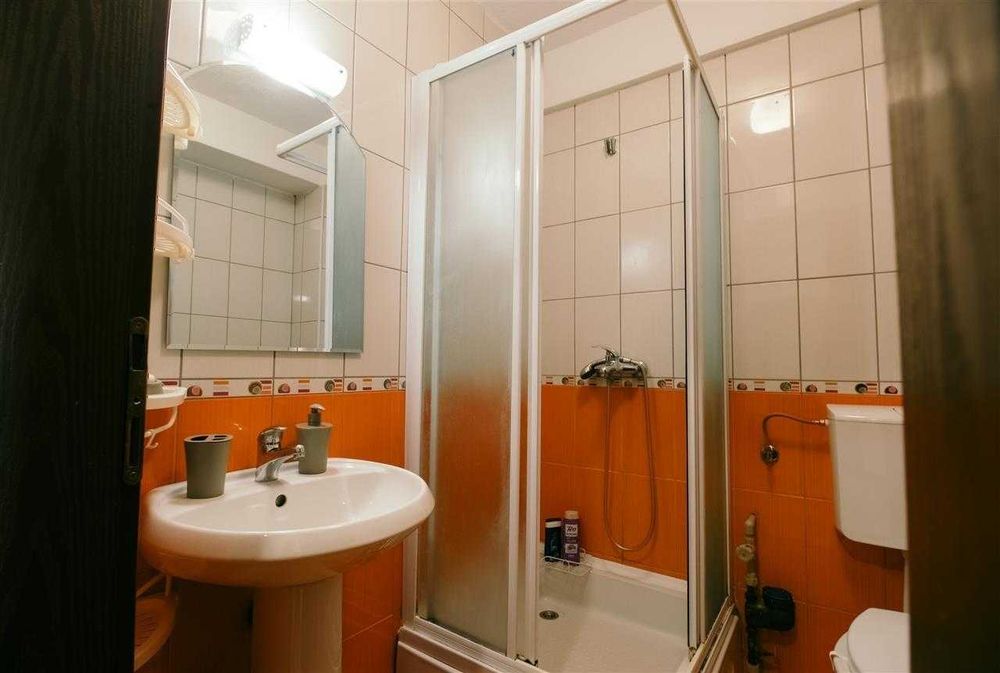 Дава се под наем Двустаен апартамент в Пловдив, Тракия - 64 кв.м за 255 € - Снимка #2