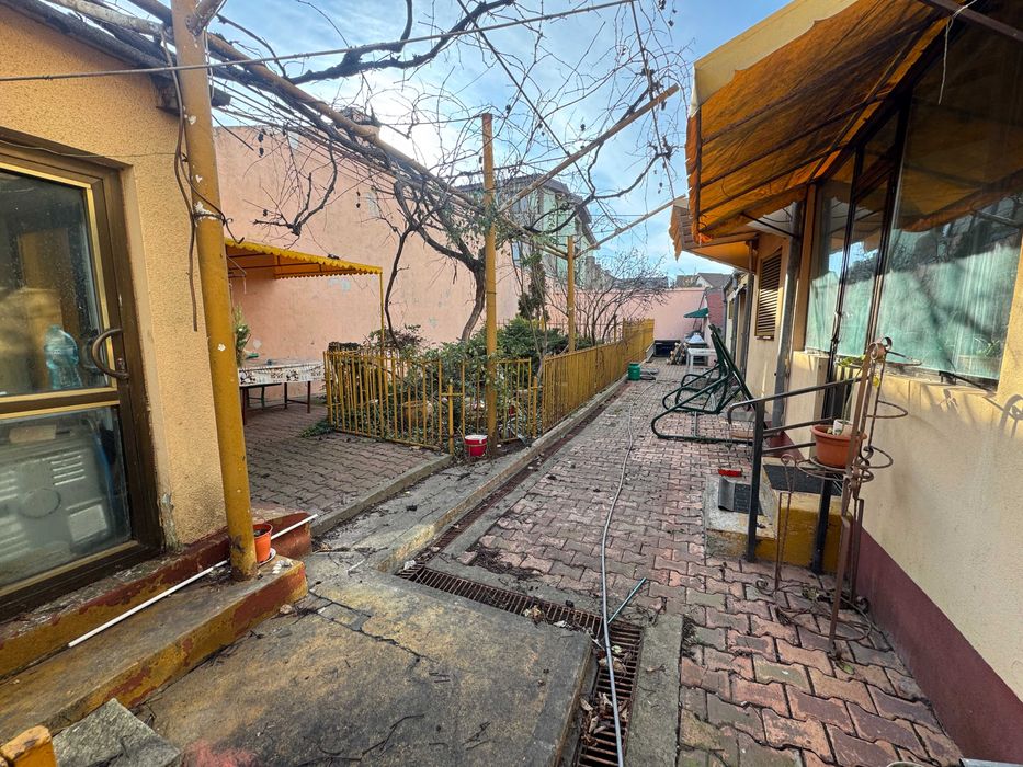 Casa de vanzare, Tomis II aproape de Stadion, front stradal 13 mp