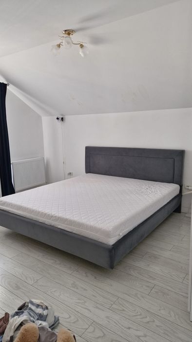 Pat tapitat 180 x 200 , saltea inclusa