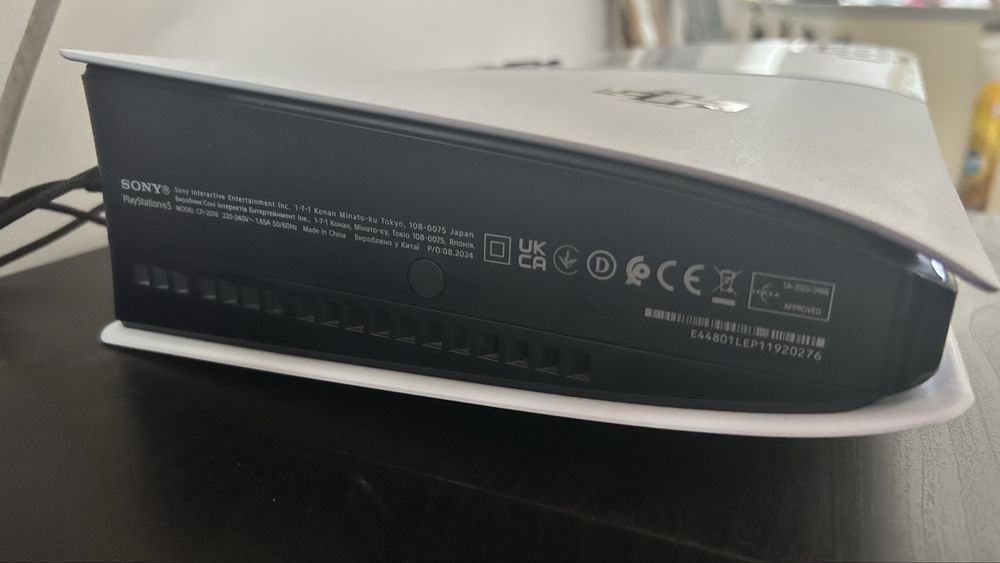 PS5 slim cu 2 controlere