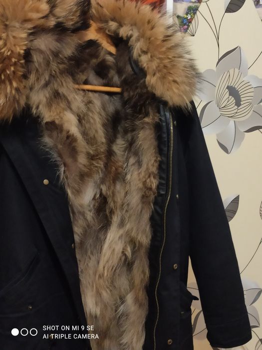 Черна парка с естествен косъмм