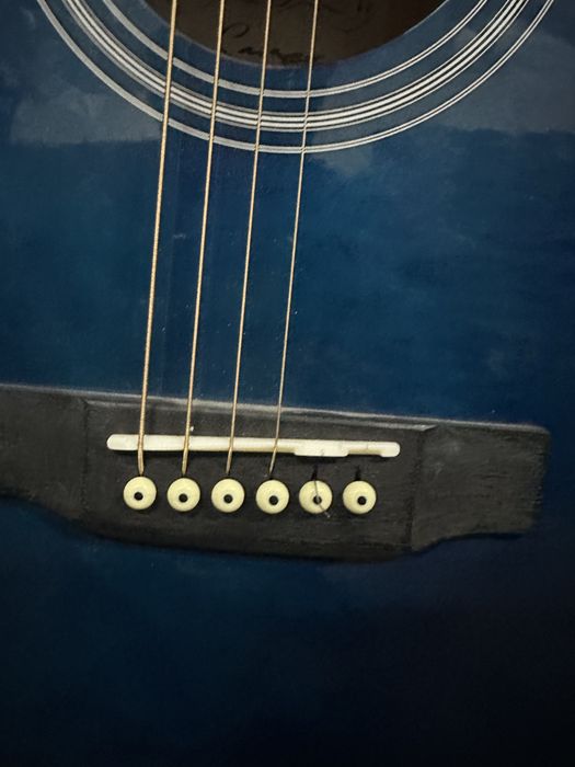 Gitara sotiladi yengi hali