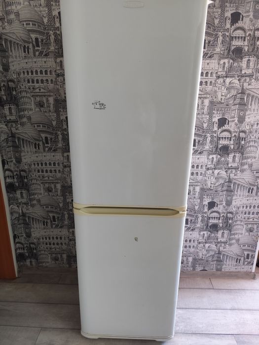 Холодильник Бирюса