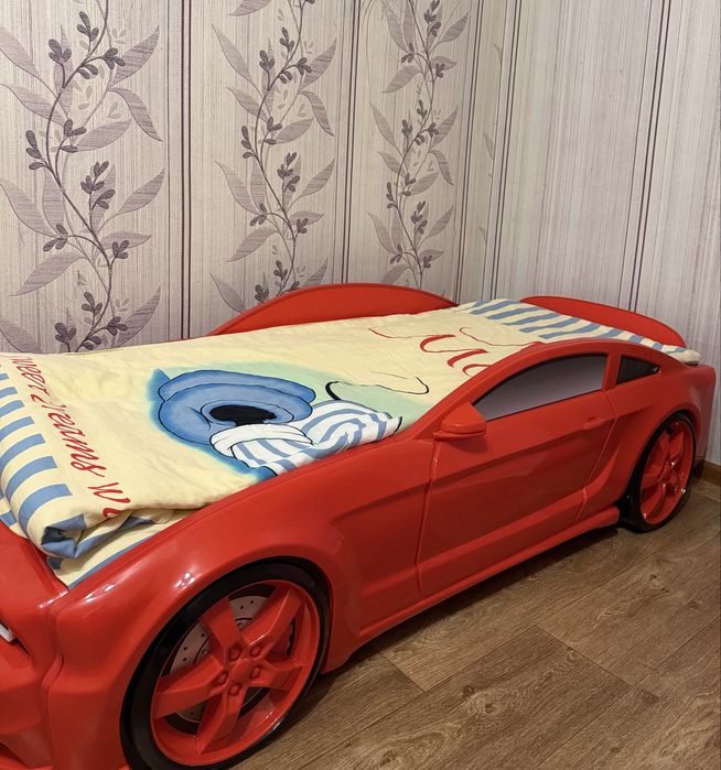 Кровать машинка