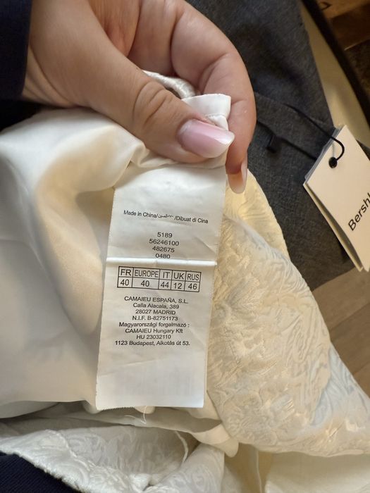 Rochie alba cu model