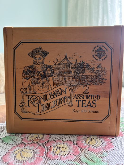 Стара дървена кутия за чай от Шри Ланка