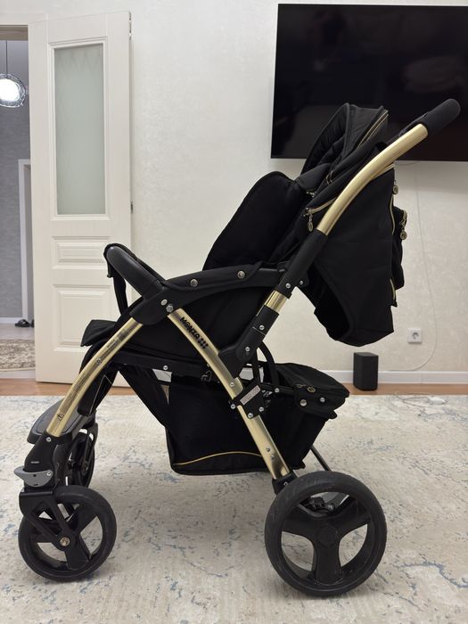 Продам прогулочную коляску- «книжка»