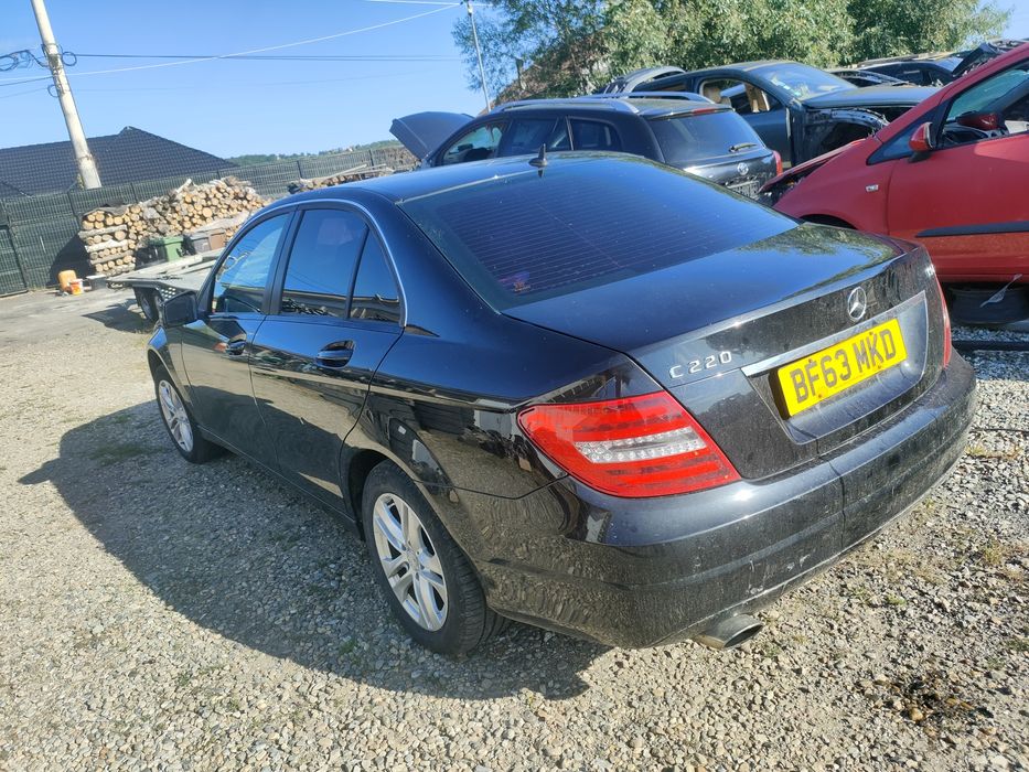 Dezmembrări cutie viteze grup cardan turbina egr admisie Mercedes w204