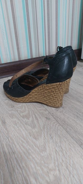 Обувь летняя,в отличном состояний