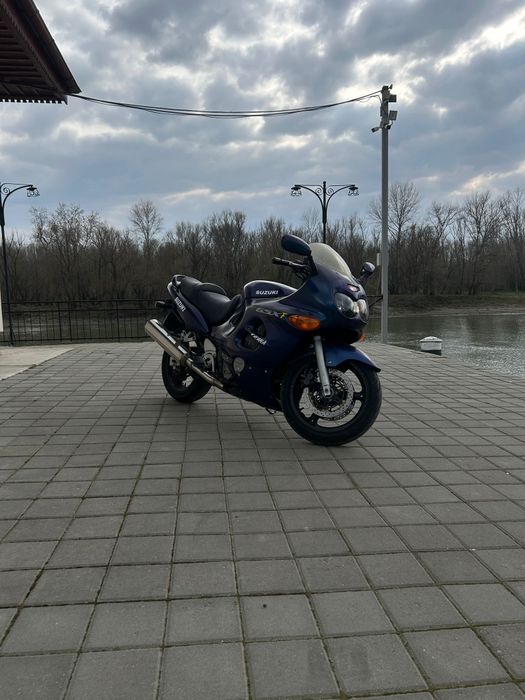 Suzuki GSX750F Katana