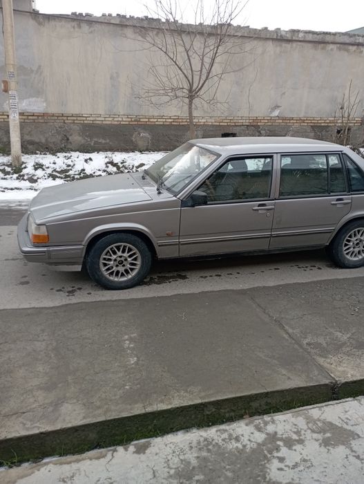 Вольво 1993 йилда ишлаб чикарилган,Бензин,пропан газда ишлайди,Яхши