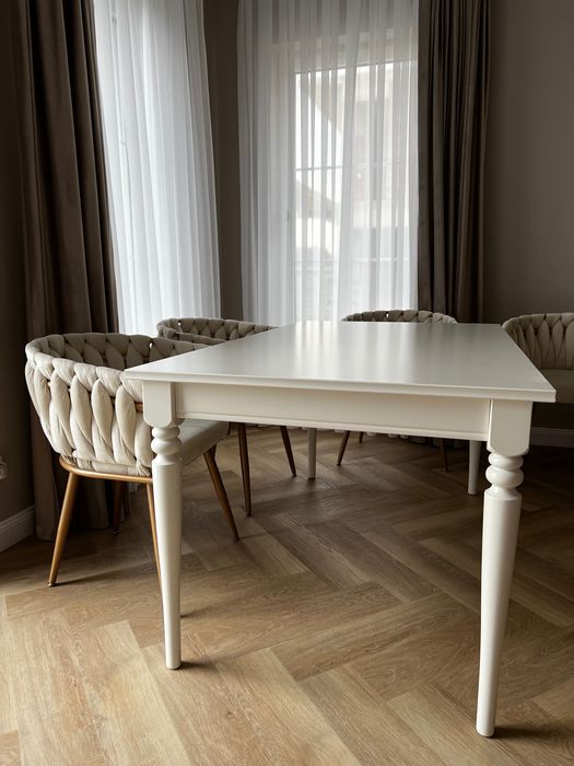 Masa extensibila alba 4-6-8 locuri