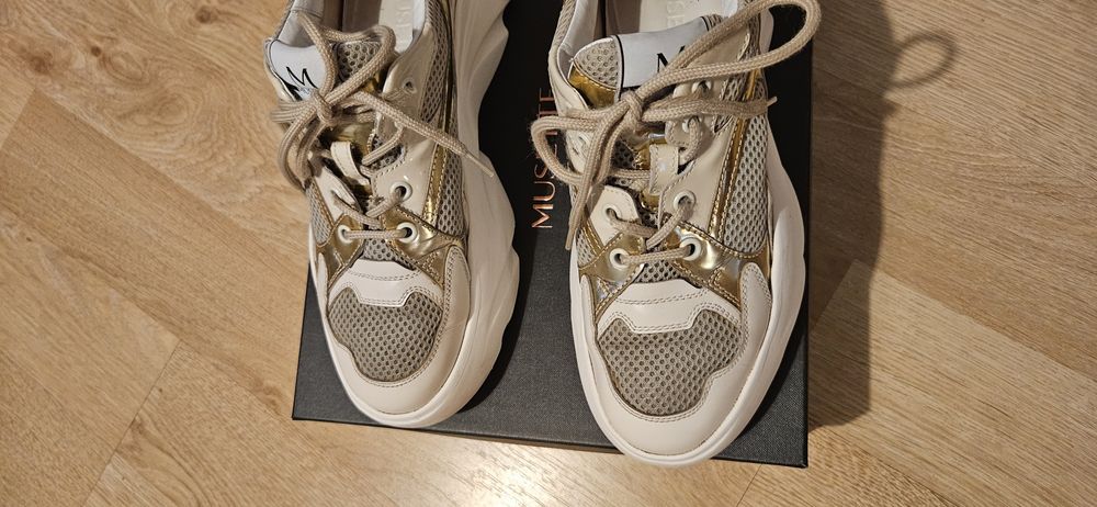 Adidasi Musette mărimea 38