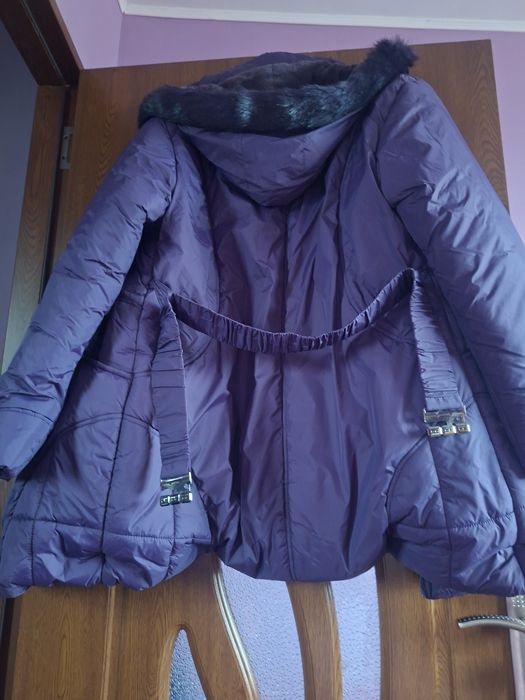 Vând Geacă Damă cu Glugă și Blanita Mărimea XL Nouă