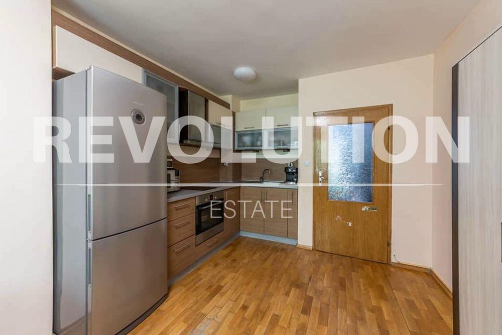 Двустаен апартамент в района на Базар Левски!