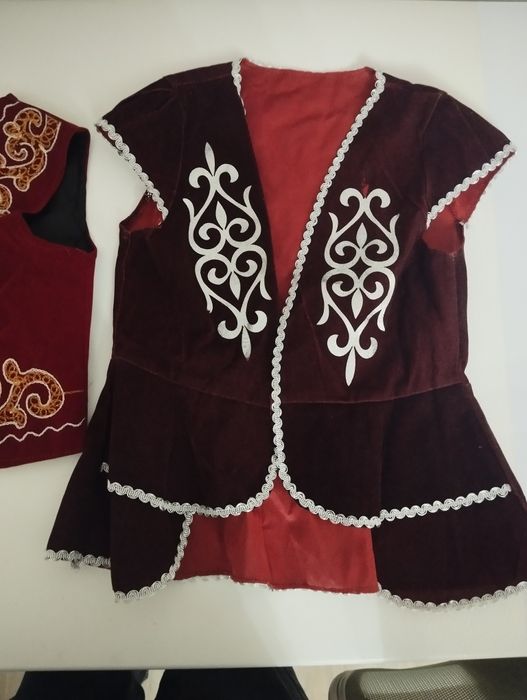 Продам жилет в национальном стиле