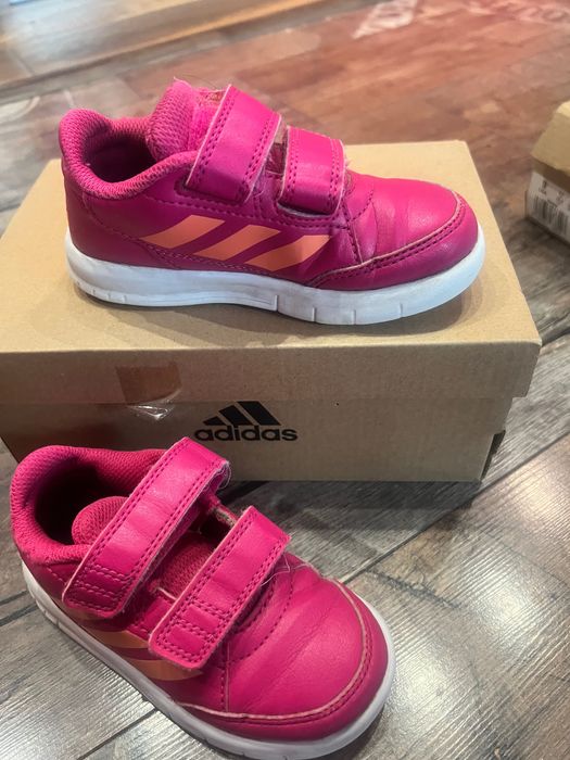 Затворени обувки за момиченце