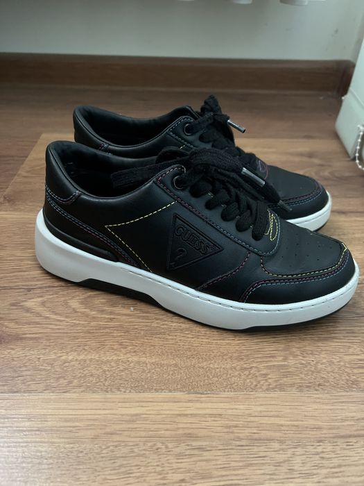 Кецове Guess, 36 номер