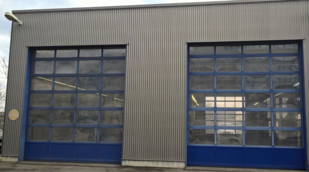 Usa poarta sectionala industriala hala garaj firma H 450 x L 400