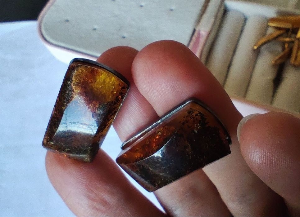 Копчета за ръкавели с натурален балтийски кехлибар (сребърни)