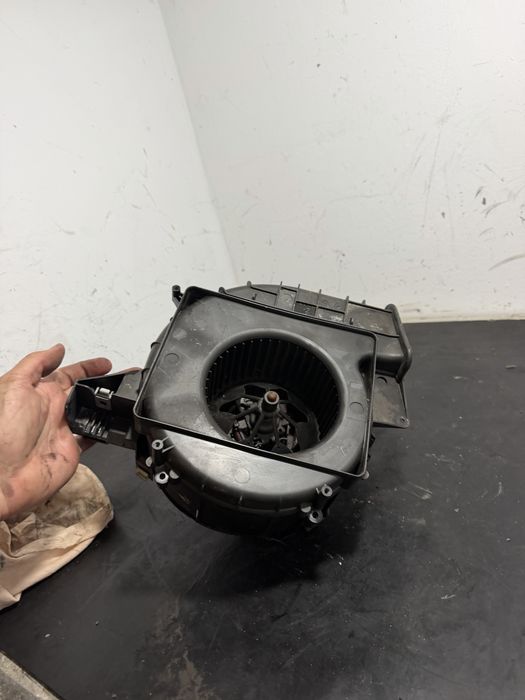 Ventilator aeroterma bord BMW seria 3 E90 E91 E92 320d ventilator bord BMW X1 E84 | 6933664