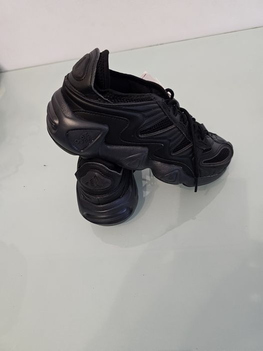 Adidas editie limitata nr 42.5