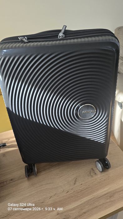 твърд куфар American Tourister Soundbox