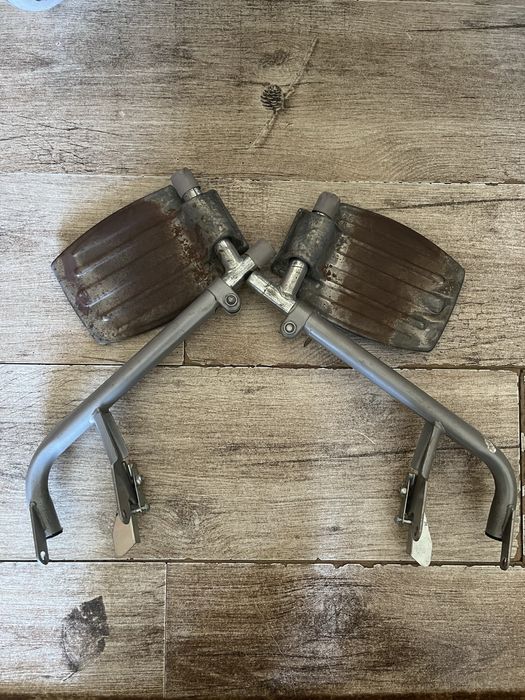 Vand Scaun cu Rotile (Nu are Cauciuc)