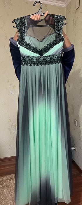 Продаю платья в размере S