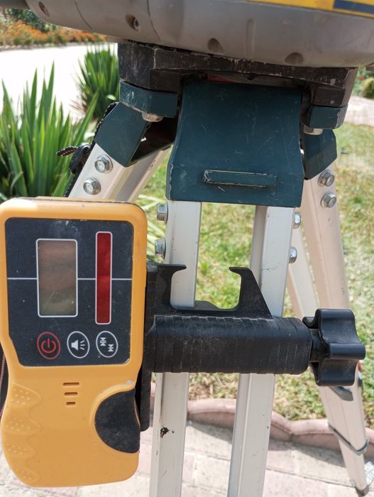 Nivela laser rotativa