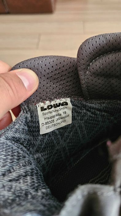 Продавам дамски обувки LOWA MAURIA GTX ws за планина , трекинг , лов .