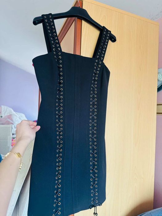 Черна рокля на junona