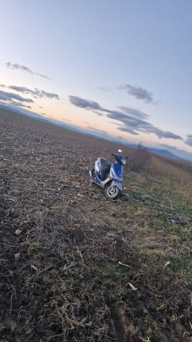 Scuter peugeot v.clic 50cc 2500 negociabil