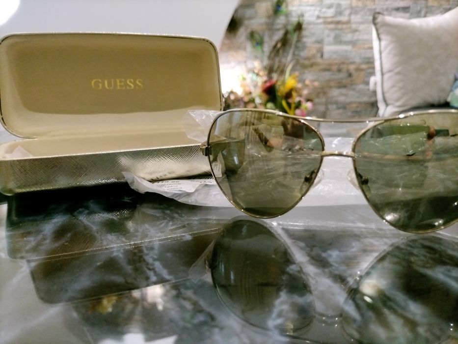 Дамски слънчеви очила Guess