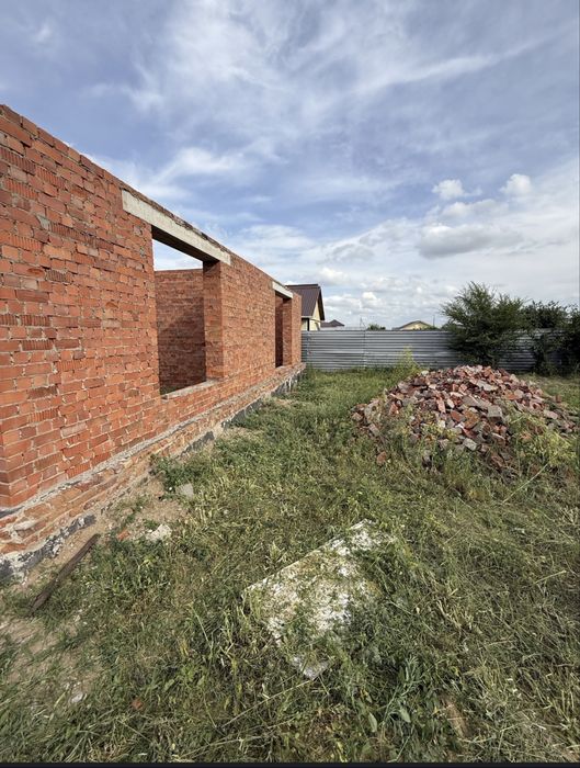 Продам дом в отличном районе