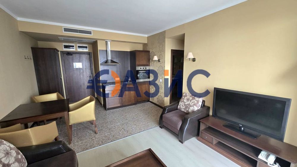 Продава се Двустаен апартамент в к.к. Слънчев бряг - 68 кв.м за 675 €/кв.м - Снимка #8