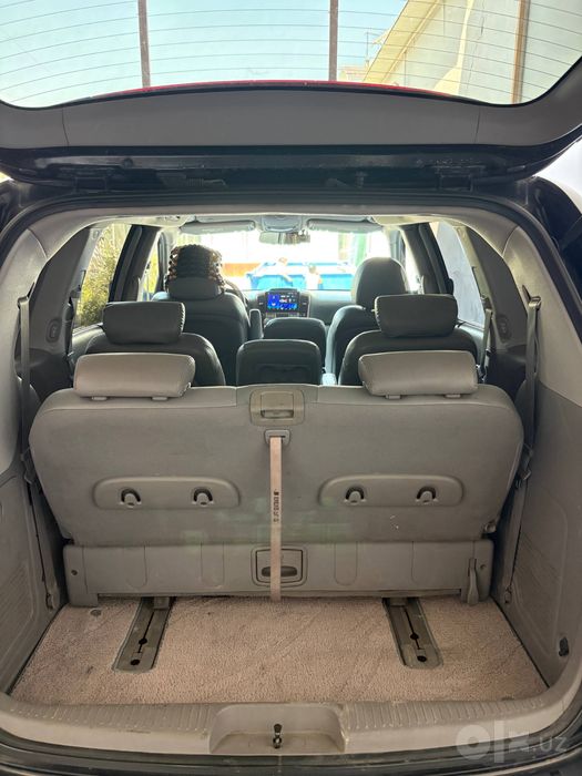 Kia carnival sotiladi yili 2007