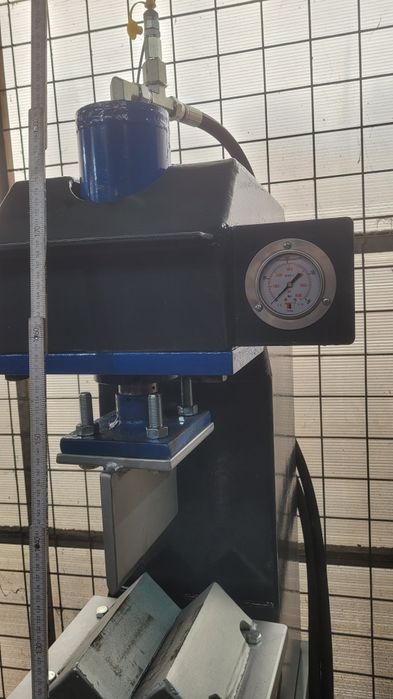 presa hidraulica rapida berbec cilindru stanta ciocan forja hidraulic