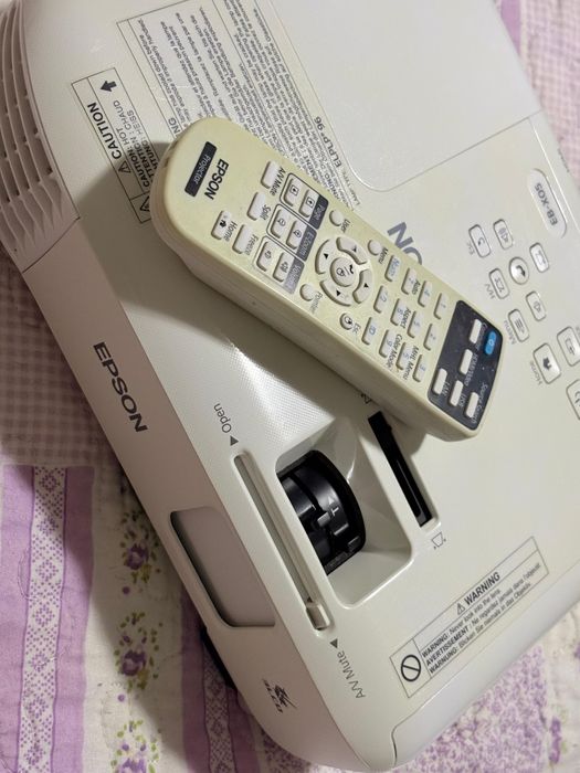 Проектор Epson хорошем состоянии