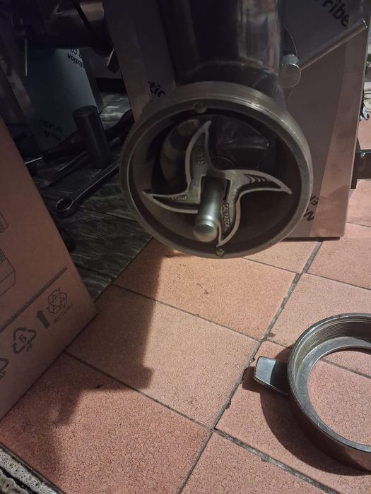 Masina de tocat profesională