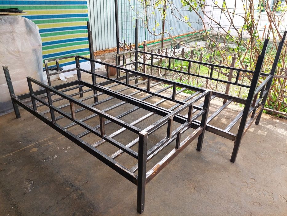 Кровать двухъярусная.