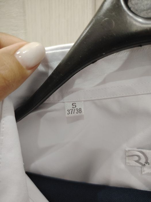 Продам школьный костюм