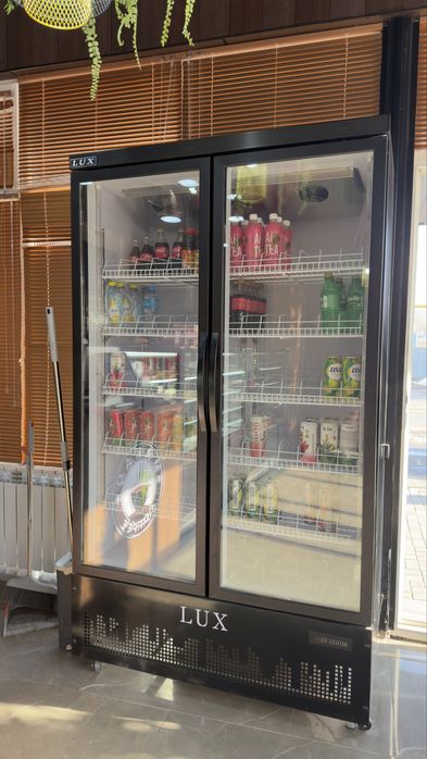 Холодильник витринный