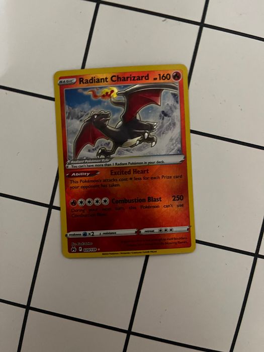 Radiant charizard pokemon карта